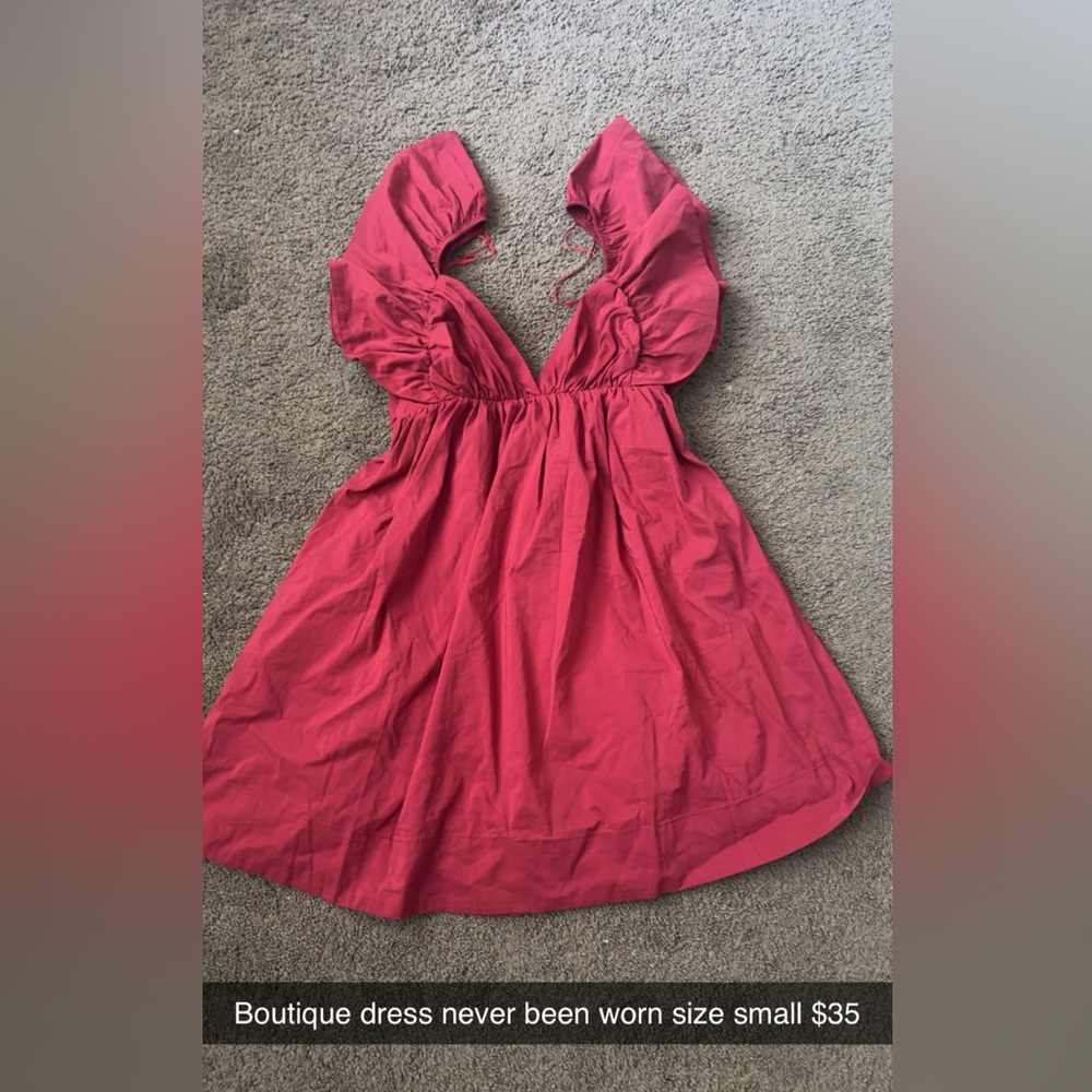 Cute burgundy boutique dress never worn before